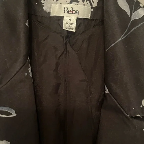 REBA Chic Floral Black & White Jacket Sz. 4 NWOT - Picture 13 of 15